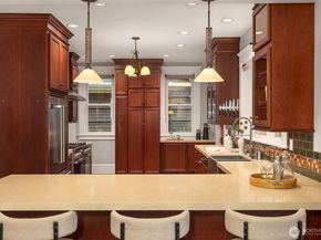 721 18th Avenue E, Seattle WA 98112