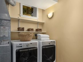 721 18th Avenue E, Seattle WA 98112