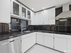2021 1st Avenue B6, Seattle WA 98121