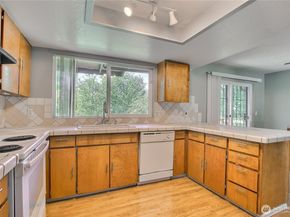 707 Alvord Avenue N, Kent WA 98031