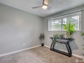 707 Alvord Avenue N, Kent WA 98031