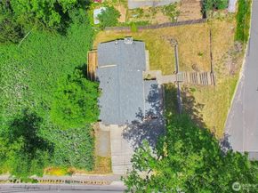 707 Alvord Avenue N, Kent WA 98031