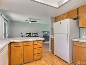 707 Alvord Avenue N, Kent WA 98031