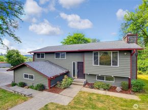 707 Alvord Avenue N, Kent WA 98031