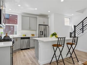 16616 NE 85th St, Redmond WA 98052