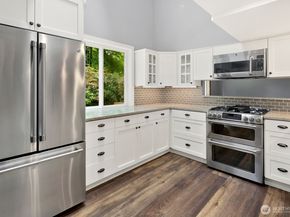 7825 NE 140th Place, Kirkland WA 98034