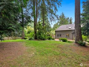 7825 NE 140th Place, Kirkland WA 98034