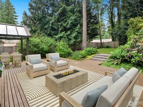 7825 NE 140th Place, Kirkland WA 98034