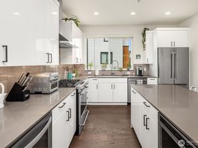 9632 NE 183rd Street B, Bothell WA 98011