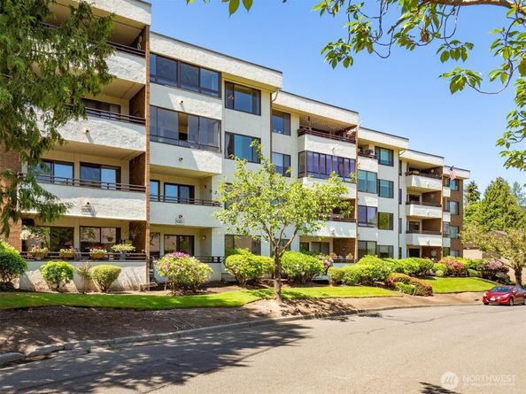 10823 Glen Acres Drive S D, Seattle WA 98168