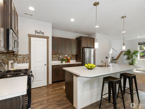 2406 Garfield Place SE, Port Orchard WA 98366