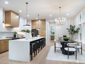 18607 104th Avenue NE B, Bothell WA 98011