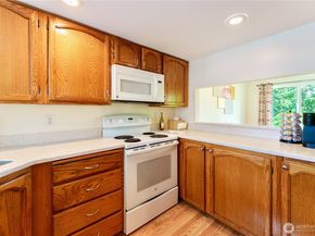 907 N 163rd Street A32, Shoreline WA 98133