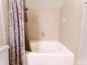 907 N 163rd Street A32, Shoreline WA 98133