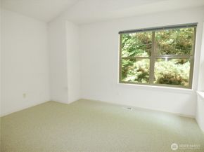 15878 NE 93rd Way 1503, Redmond WA 98052