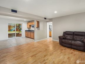 11821 SE 67th Place, Bellevue WA 98006