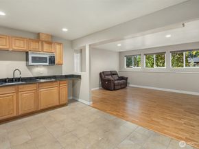 11821 SE 67th Place, Bellevue WA 98006
