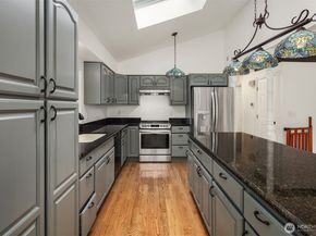 11821 SE 67th Place, Bellevue WA 98006