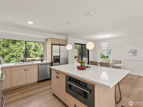10914 165TH Place NE, Redmond WA 98052