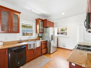 3310 Rucker Avenue, Everett WA 98201