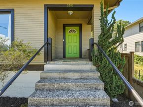 3310 Rucker Avenue, Everett WA 98201