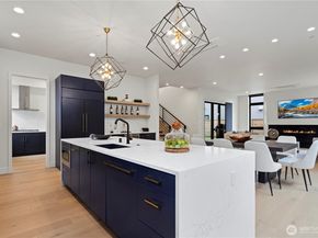 4605 108th Avenue NE, Kirkland WA 98033