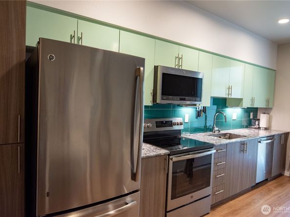 1085 103rd Avenue NE 406, Bellevue WA 98004