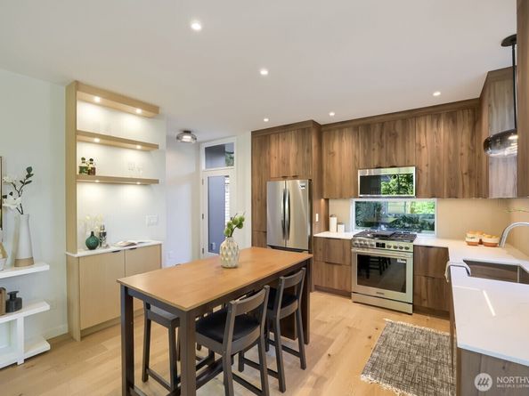 809 NE 90th Street, Seattle WA 98115