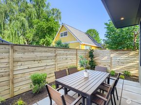 809 NE 90th Street, Seattle WA 98115