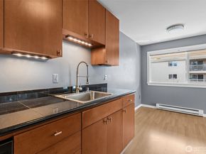 845 NE 125th Street 404, Seattle WA 98125