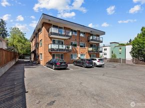 845 NE 125th Street 404, Seattle WA 98125