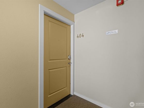 845 NE 125th Street 404, Seattle WA 98125
