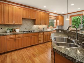 436 Wilderness Peak Drive NW, Issaquah WA 98027