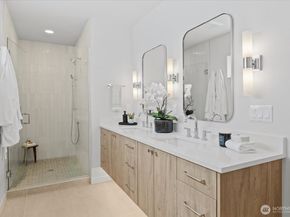 1131 NW 60th Street B, Seattle WA 98107