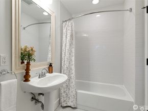 117 John Street 9, Seattle WA 98109