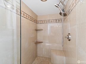 16306 Valhalla Drive, Bothell WA 98011