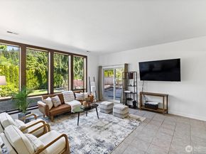 16306 Valhalla Drive, Bothell WA 98011