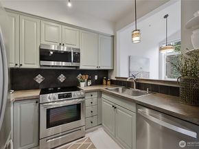 13000 Admiralty Way A303, Everett WA 98204
