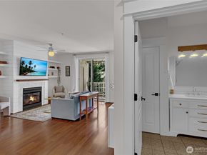 23420 SE Black Nugget Rd A204, Issaquah WA 98029