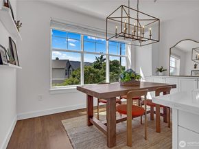 23420 SE Black Nugget Rd A204, Issaquah WA 98029