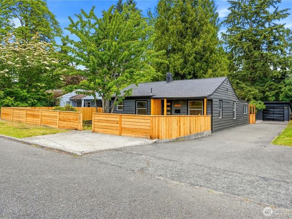 15822 26th Avenue NE, Shoreline WA 98155