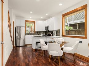 9121 23rd Avenue NE, Seattle WA 98115