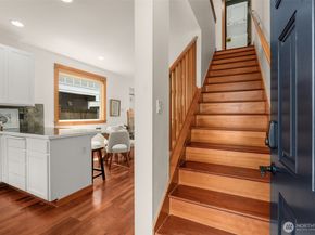 9121 23rd Avenue NE, Seattle WA 98115