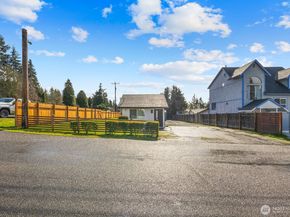 1747 NE 147th St 1, Shoreline WA 98155
