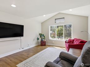 7430 NE 202nd Place, Kenmore WA 98028