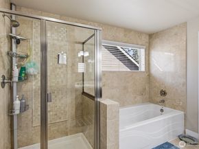 7430 NE 202nd Place, Kenmore WA 98028