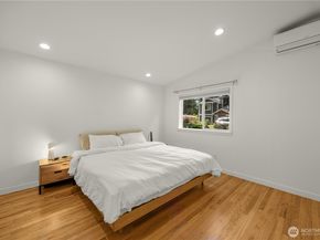 2414 161st Avenue NE, Bellevue WA 98008