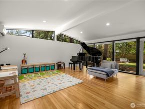 2414 161st Avenue NE, Bellevue WA 98008
