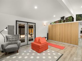 2414 161st Avenue NE, Bellevue WA 98008