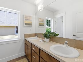 4417 28th Avenue S, Seattle WA 98108